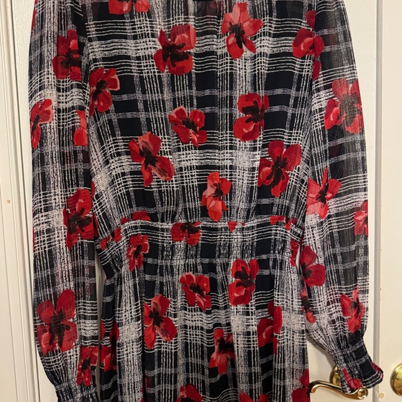 Floral Plaid Smocked Long Sleeve Dress - Picture 4 of 9